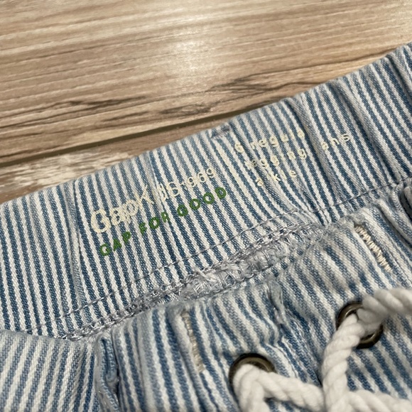 NWOT Gap Kids pinstripe/nautical jeans with elastic waist - Picture 4 of 4